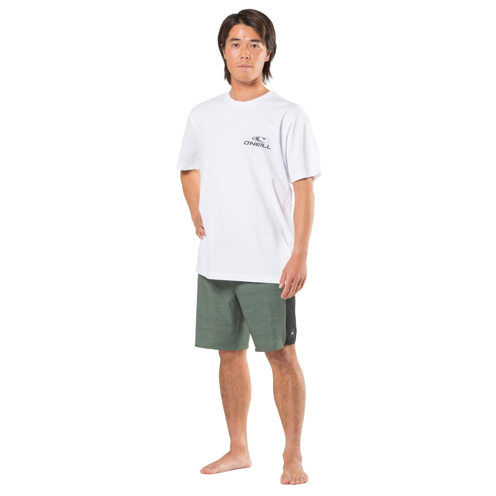 LINEUP CLASSIC SURF-T SS ホワイトの着用画像